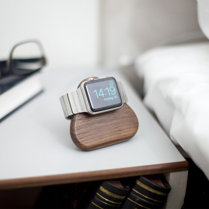 Ladestativ til Apple Watch, Valnøtt