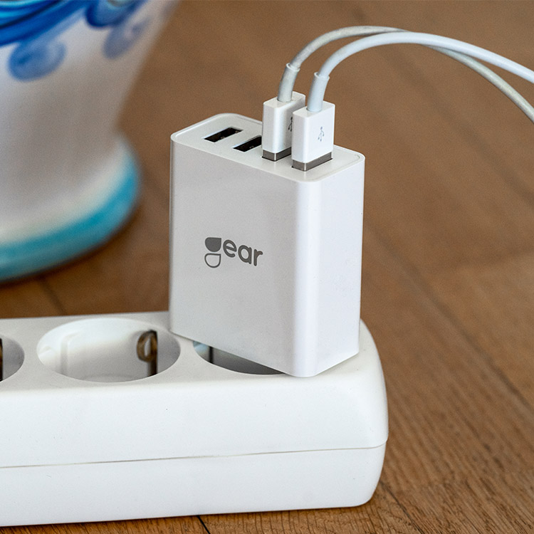 Charger 220V 4xUSB-A 5A/25W White