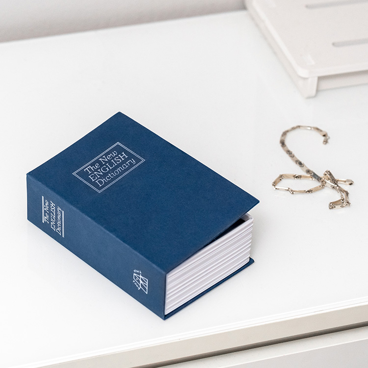 Bok med hemmelig kupé, Small