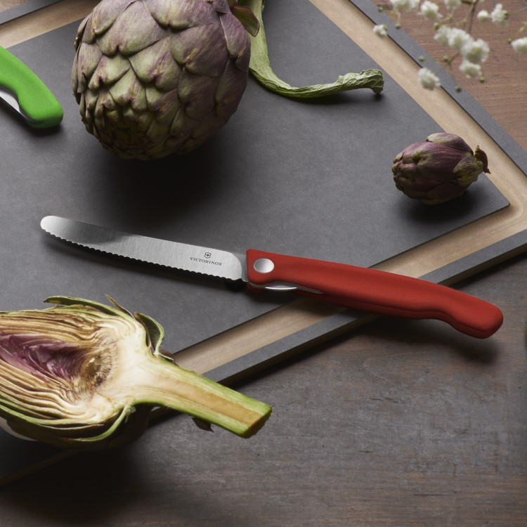 Sammenleggbar kniv med tagget blad, Rød