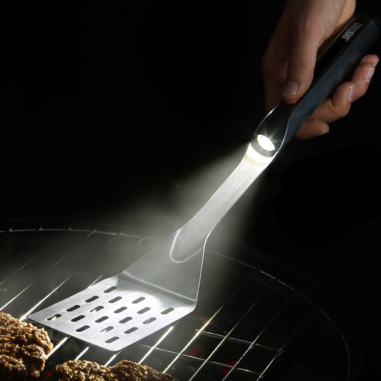 Grillverktøy med lys, Spade