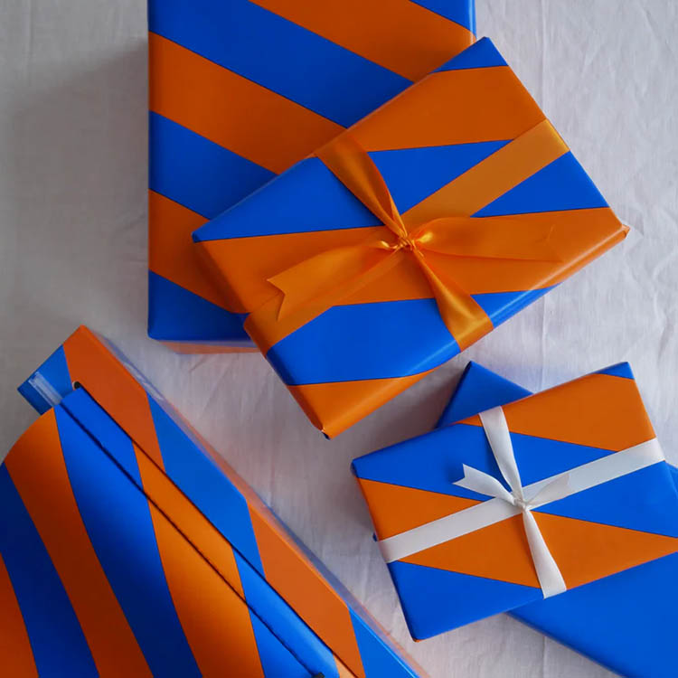 Gavepapir i skjæreboks, Oransje/Blå 33 cm