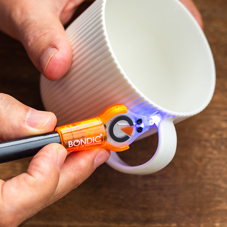 Bondic - flytende plast som herder