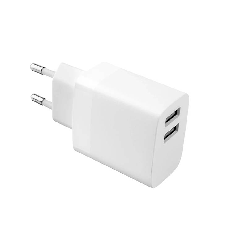 USB-lader med flere uttak
