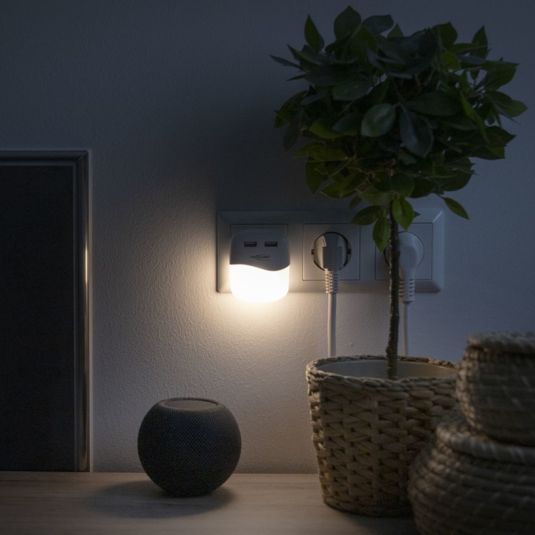 Nattlampe med USB-porter