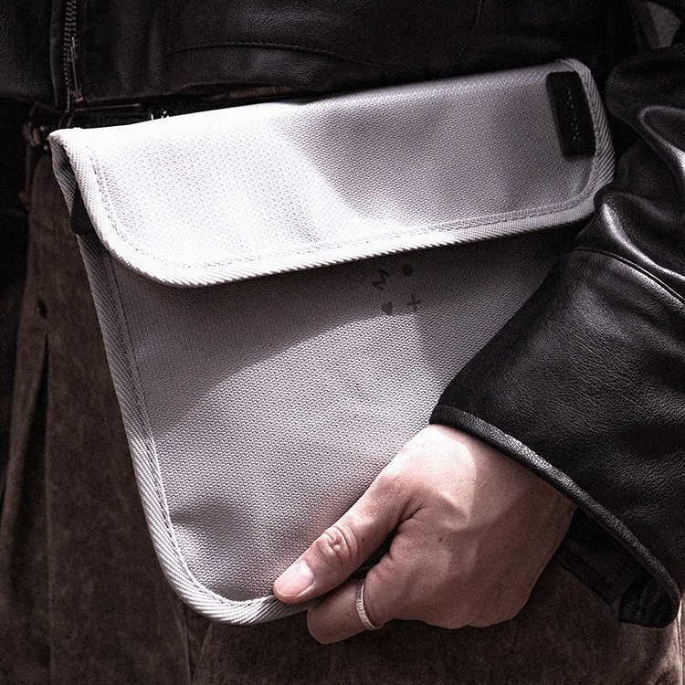 Flammehemmende oppbevaringslomme