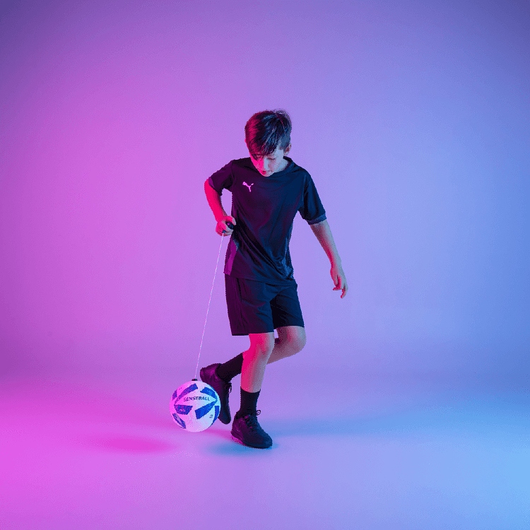Fotball med elastisk snor, SenseBall