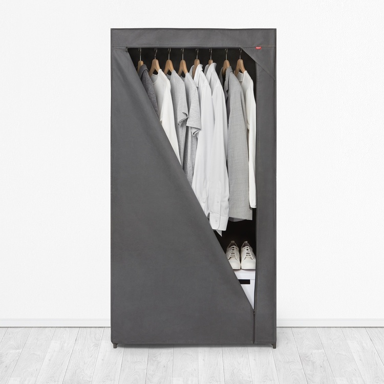 Fleksibel garderobe i stoff