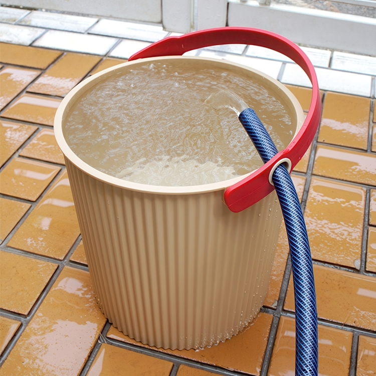 Bøtte med lokk 10L, Omnioutil, Beige/Rød