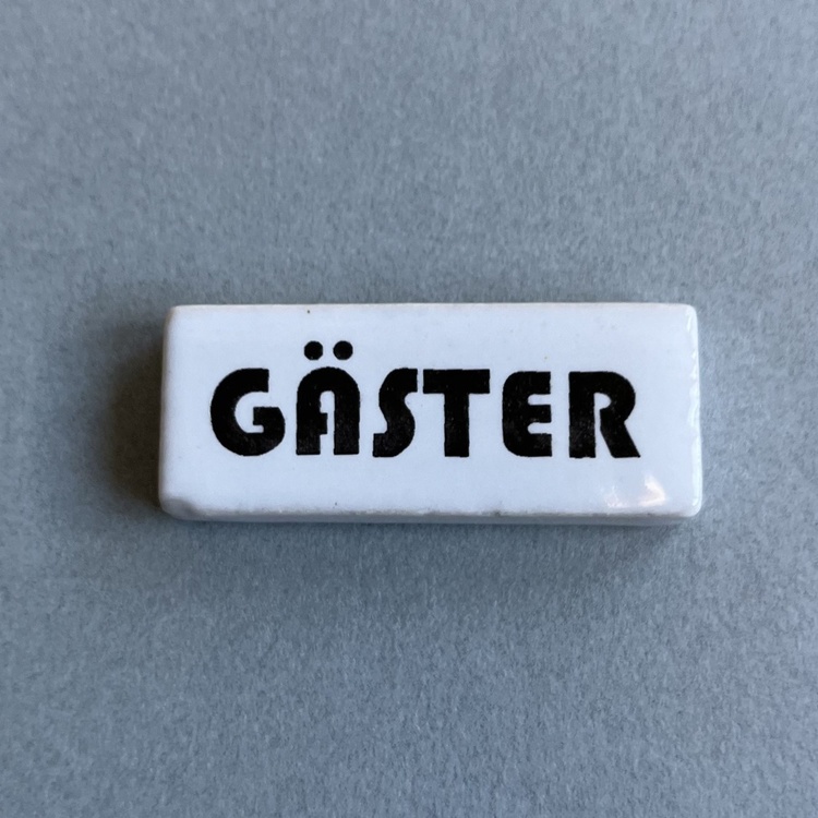 Gjesteskilt i porselen