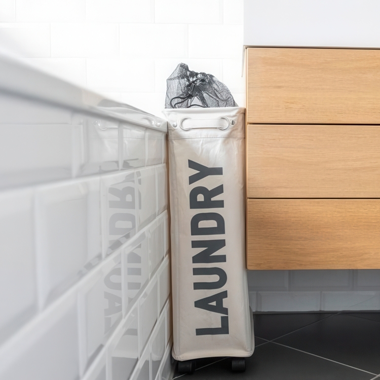 Smal vaskekurv på hjul, Laundry