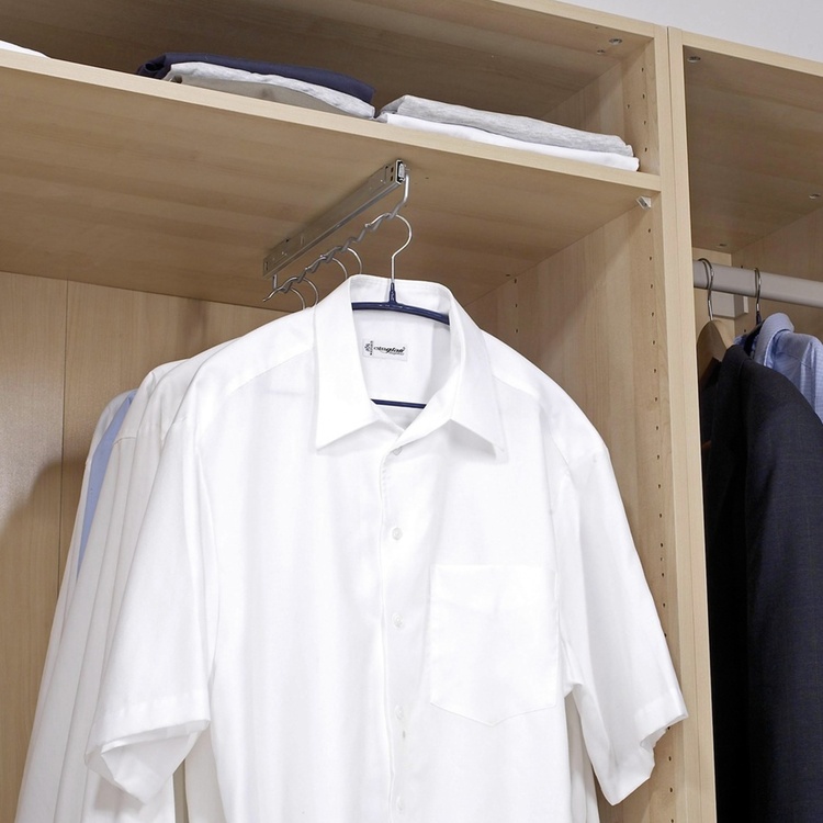 Uttrekkbar henger for garderobe