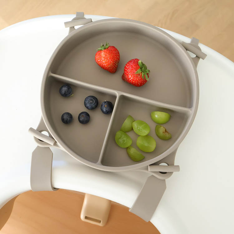 Barnetallerken med sugekopp og stropper