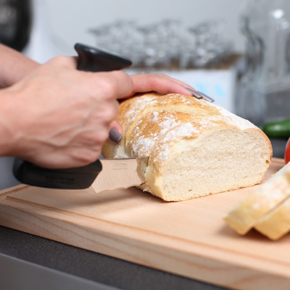 Ergonomisk brødkniv i gruppen Hjemmet / Kjøkken / Hjelpemidler hos SmartaSaker.se (12643)