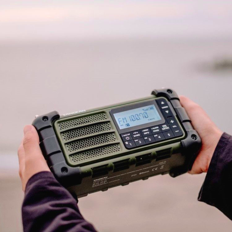 Overlevelsesradio FM/AM Pro i gruppen Hjemmet / Elektronikk / Høyttalere og høretelefoner hos SmartaSaker.se (13829)