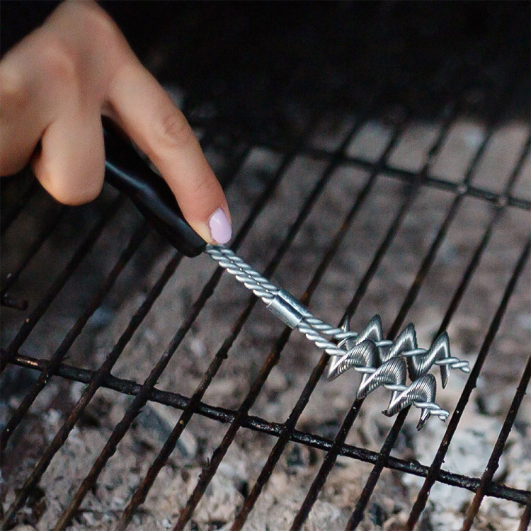 Liten grillbørste av rustfritt stål i gruppen Hjemmet / Grillsaker hos SmartaSaker.se (13247)