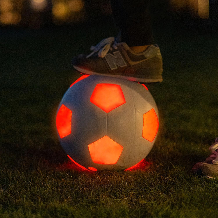 Lysende fotball i gruppen Fritid / Spill hos SmartaSaker.se (13797)