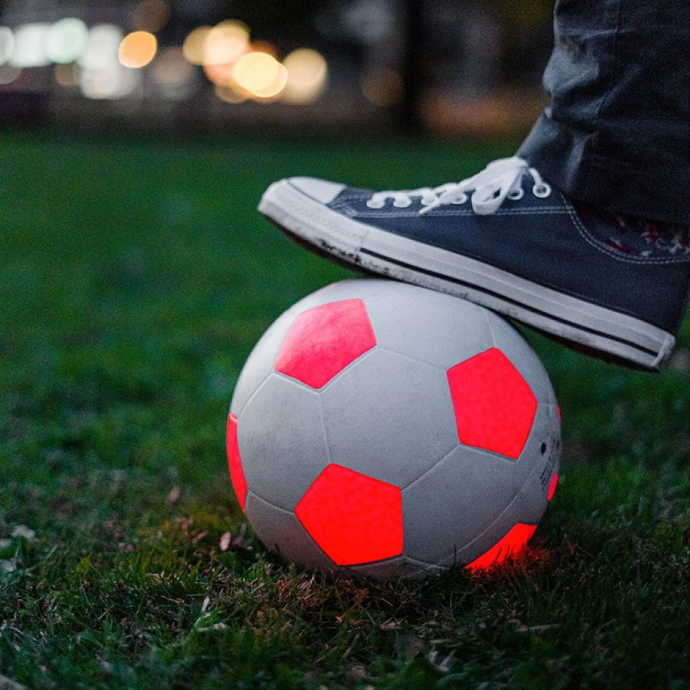 Lysende fotball i gruppen Fritid / Spill hos SmartaSaker.se (13797)