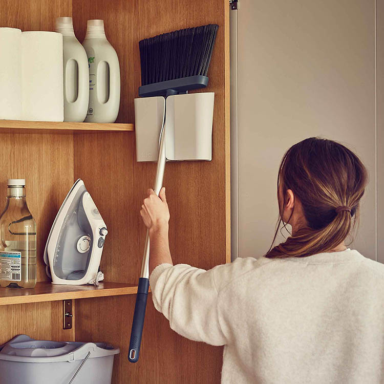 Kost med holder og veggfeste i gruppen Hjemmet / Rydd og vask hos SmartaSaker.se (14310)