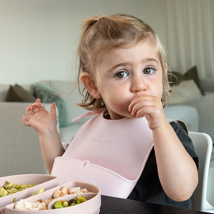 Sammenleggbar smekke, Miniware i gruppen Hjemmet / Barneting hos SmartaSaker.se (14365)