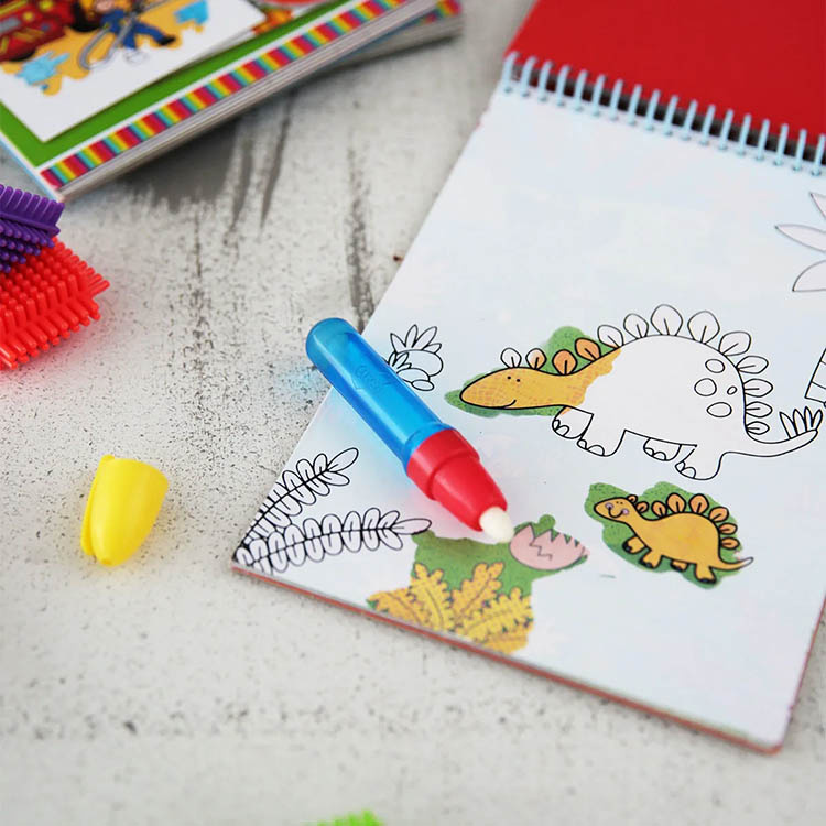 Vannmalebok med penn i gruppen Fritid / Spill / Håndarbeid hos SmartaSaker.se (14497)