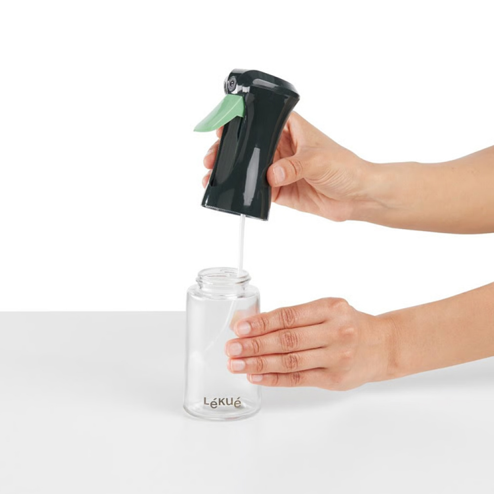 Oljesprayflaske, Lékué i gruppen Hjemmet / Kjøkken hos SmartaSaker.se (14730)