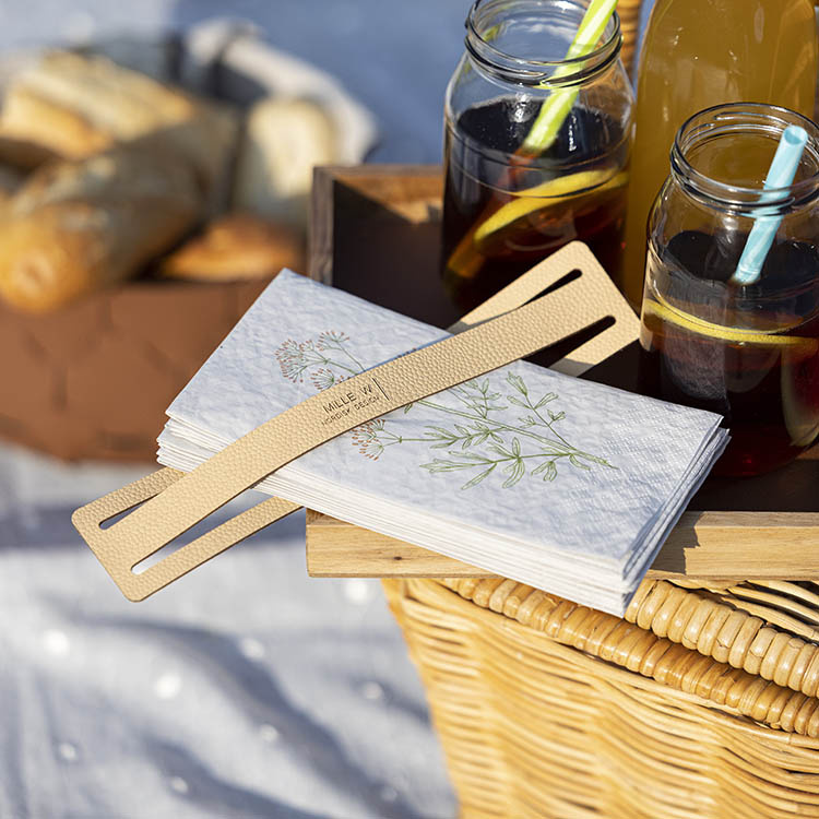 Serviettholder i skinn i gruppen Hjemmet / Kjøkken / Borddekking hos SmartaSaker.se (14777)