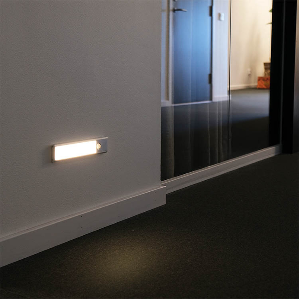 LED-lampe med bevegelsessensor i gruppen Belysning / Innendørs belysning hos SmartaSaker.se (14784)