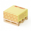 Blokkterning på liten trepall, PENCO DON\'T FORGET, 7,4 x 7,4 cm, Gul