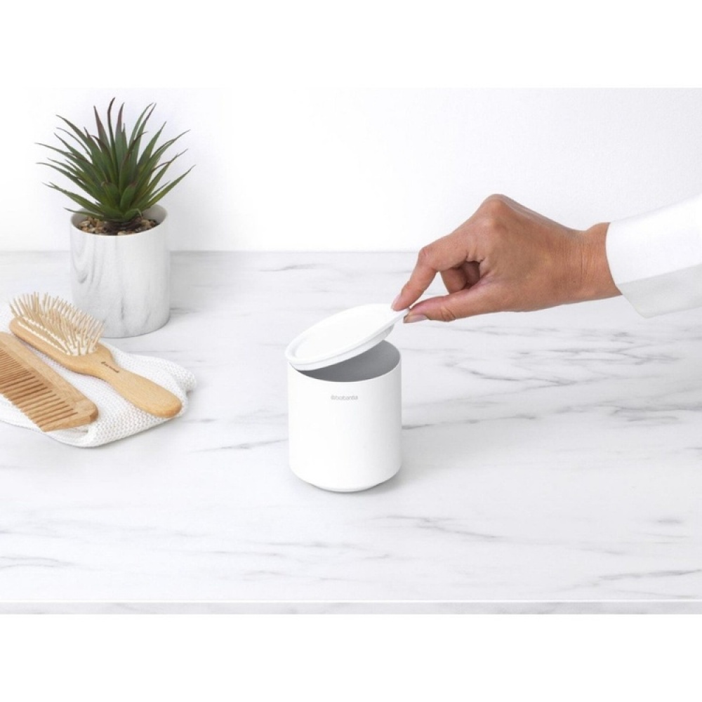 Liten oppbevaringsboks i metall, Brabantia i gruppen Oppbevaring hos SmartaSaker.se (40715)