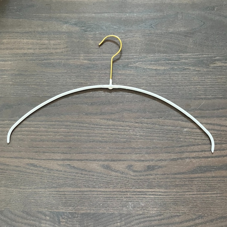 Sklisikker kleshenger, 40 cm, perlehvit i gruppen Oppbevaring / Garderoboppbevaring hos SmartaSaker.se (40953)