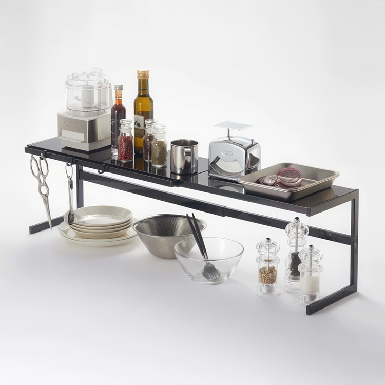 Uttrekkbar hylle i metall, 54-92 cm, Yamazaki i gruppen Oppbevaring hos SmartaSaker.se (41184)