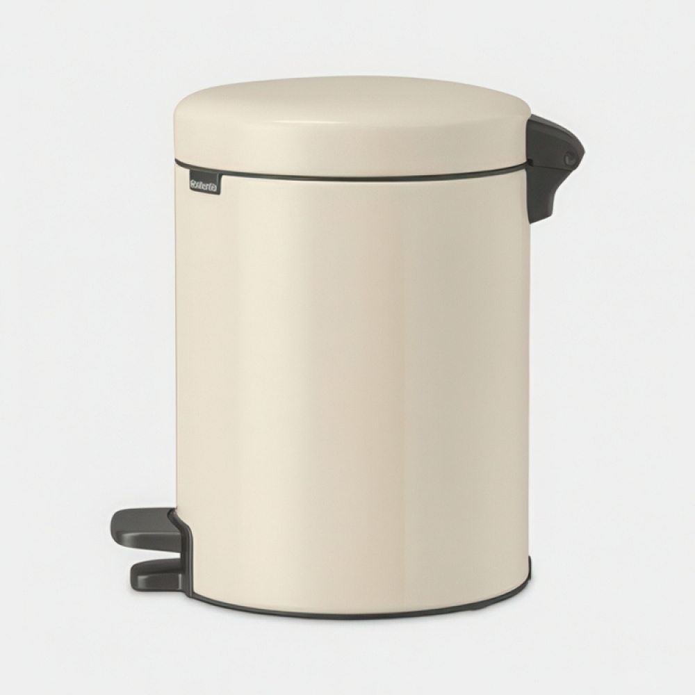 Pedalbøtte 5L, Brabantia i gruppen Oppbevaring / Rengjøringslagring og avfallssortering hos SmartaSaker.se (42370)