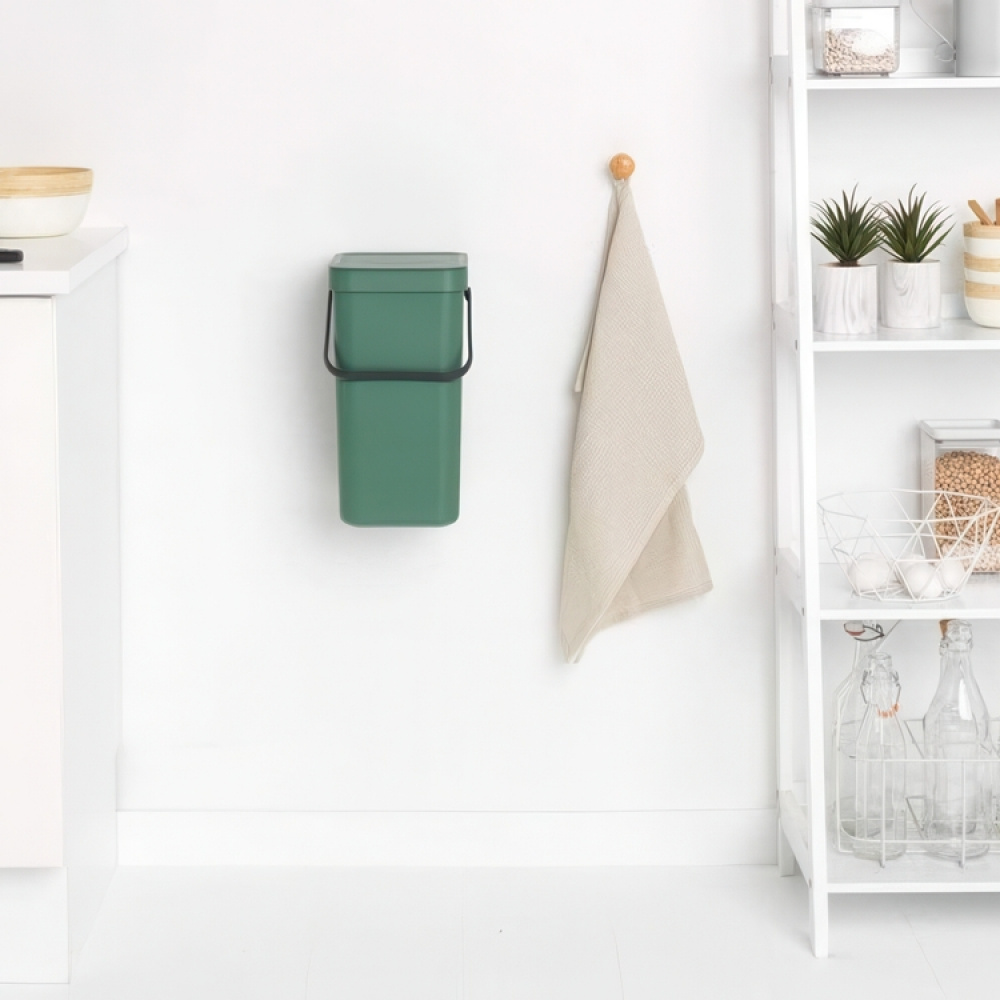 Søppelbøtte med lokk og håndtak 12L, Brabantia i gruppen Oppbevaring / Rengjøringslagring og avfallssortering hos SmartaSaker.se (42387)