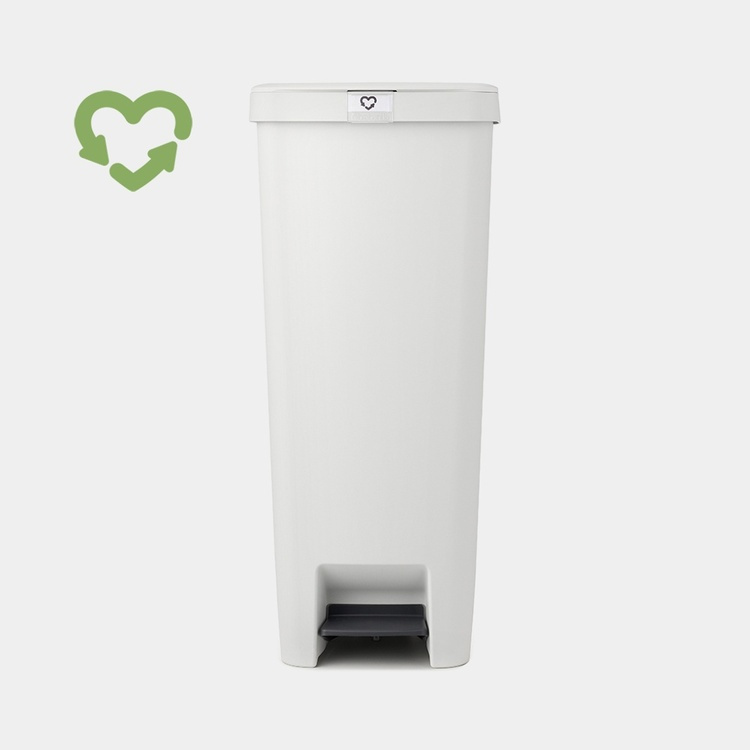 Høy pedalbøtte 40L, Brabantia, Lysegrå i gruppen Oppbevaring / Rengjøringslagring og avfallssortering hos SmartaSaker.se (42396)