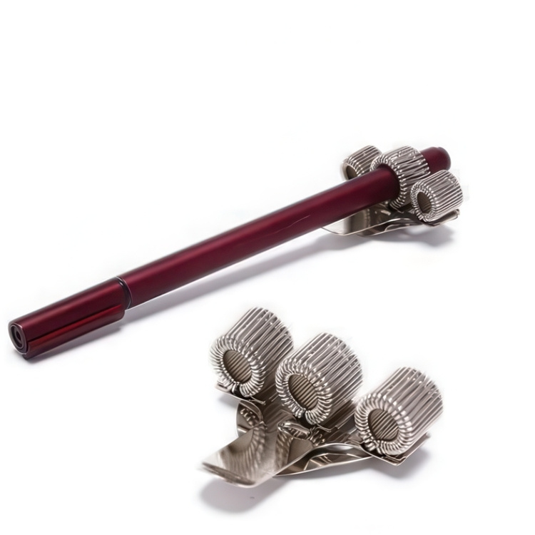 Pennholder i metall for 3 penner, TRIPLE PEN CLIP, Sølv i gruppen Oppbevaring hos SmartaSaker.se (42402)