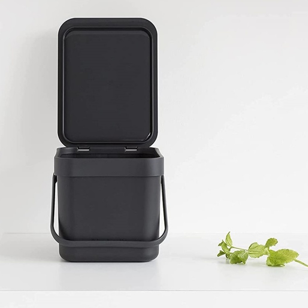 Søppelbøtte med lokk og håndtak 6L, Brabantia, Mørkegrå i gruppen Oppbevaring / Rengjøringslagring og avfallssortering hos SmartaSaker.se (42763)