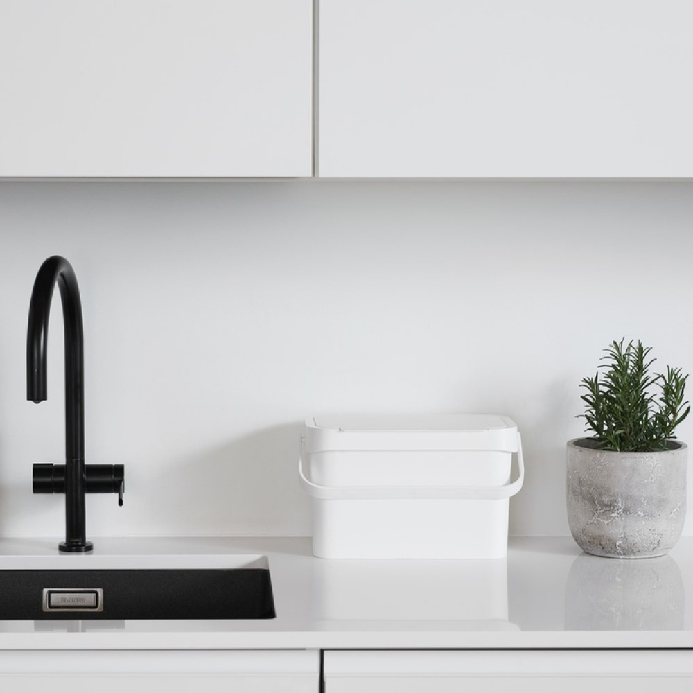 Bordsøppelbøtte med håndtak 5L, SmartStore i gruppen Oppbevaring / Rengjøringslagring og avfallssortering hos SmartaSaker.se (42764)