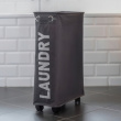 Smal vaskekurv på hjul, Laundry