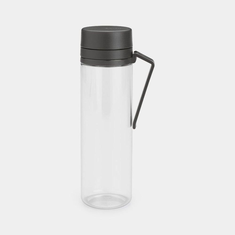 Vannflaske med håndtak 0,5 L, Brabantia i gruppen Oppbevaring hos SmartaSaker.se (43200)