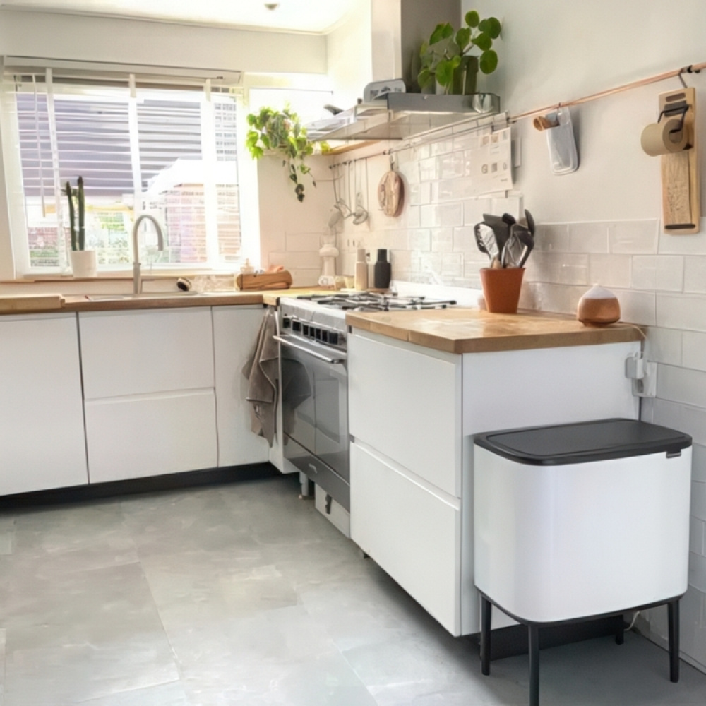 Kildesorteringsstasjon på ben med 2 rom, Brabantia i gruppen Oppbevaring hos SmartaSaker.se (43253)