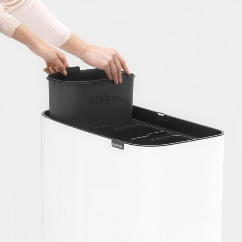 Kildesorteringsstasjon på ben med 3 rom, Brabantia i gruppen Oppbevaring hos SmartaSaker.se (43256)
