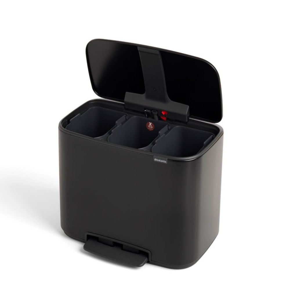 Resirkuleringsstasjon med 3 rom, Brabantia i gruppen Oppbevaring / Rengjøringslagring og avfallssortering / Søppelsortering hos SmartaSaker.se (43258)